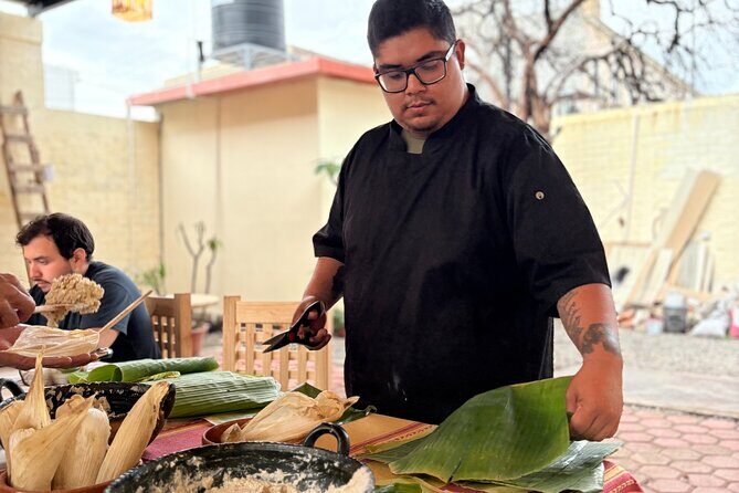 Traditional Oaxaca Cooking Class with Local Chef - Chef Oswaldo’s teaching style (and why it matters)