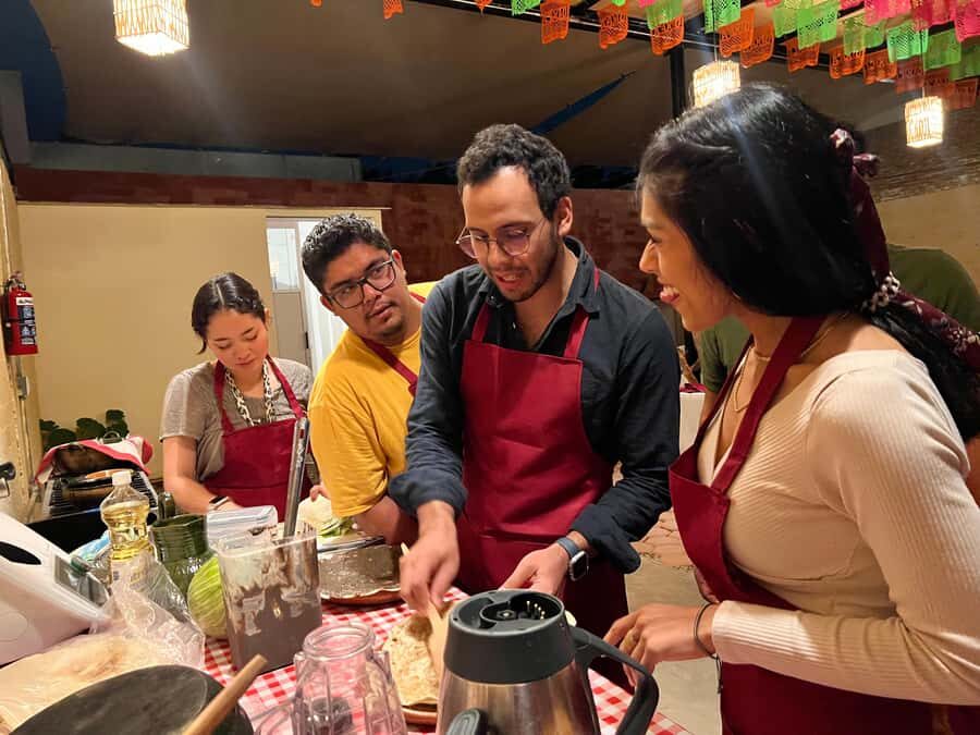 Traditional Oaxacan Cooking Class with local Chef - Drinks Included: Agua de Temporada and Chocolate de Agua