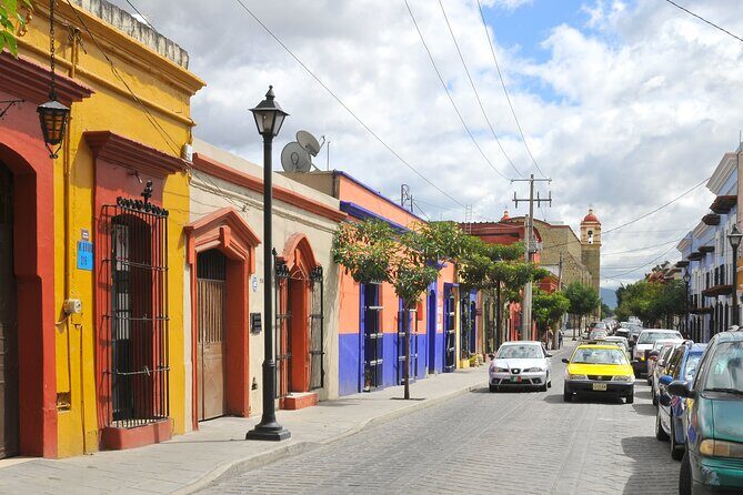 Walking tour and Museums Oaxaca - 20 de Noviembre Market: food, crafts, and a strong snack strategy