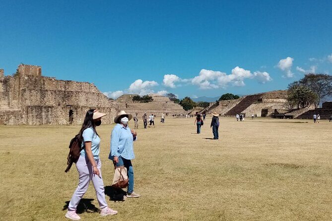 Zapotec Wonders Tour - San Bartolo and Barro Negro: The Shiny Black Technique